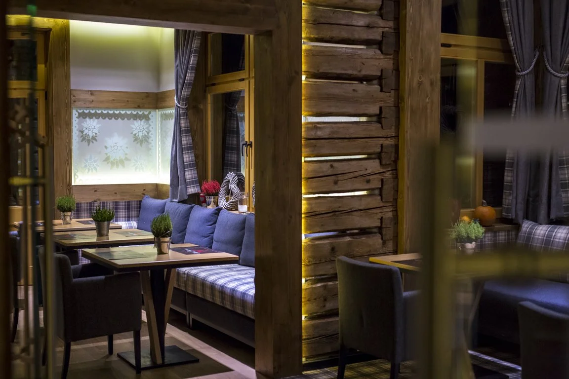 Sala restauracyjna Villa Toscana z widokiem na Tatry, Zakopane
