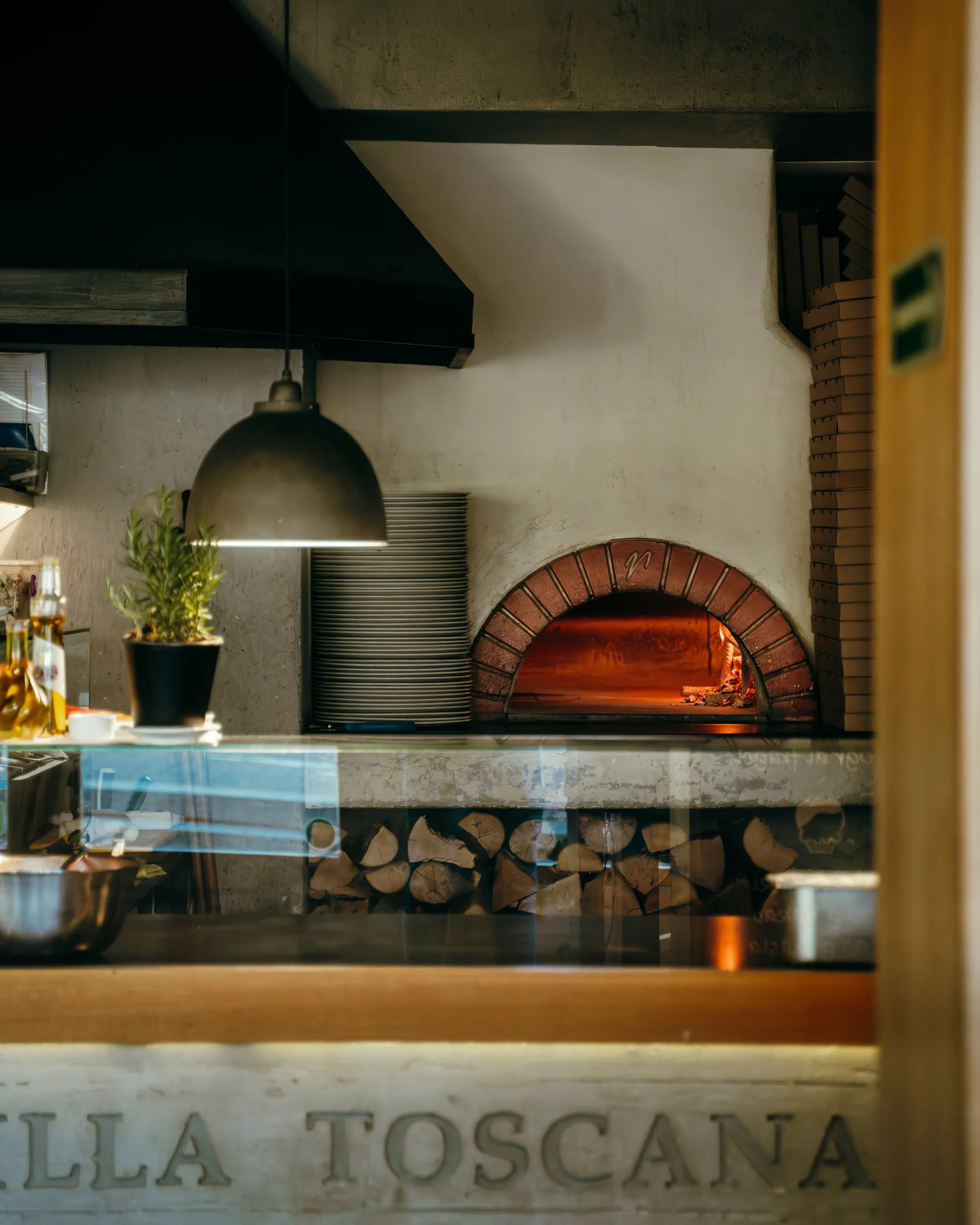 Pizza z pieca opalanego drewnem w Villa Toscana Zakopane